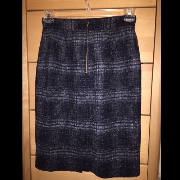 Banana Republic Plaid Pencil Skirt - Picture 3 of 3