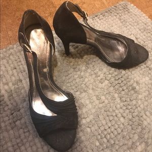 Black Marc Fisher heels