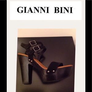 Gianni Bini suede sandals