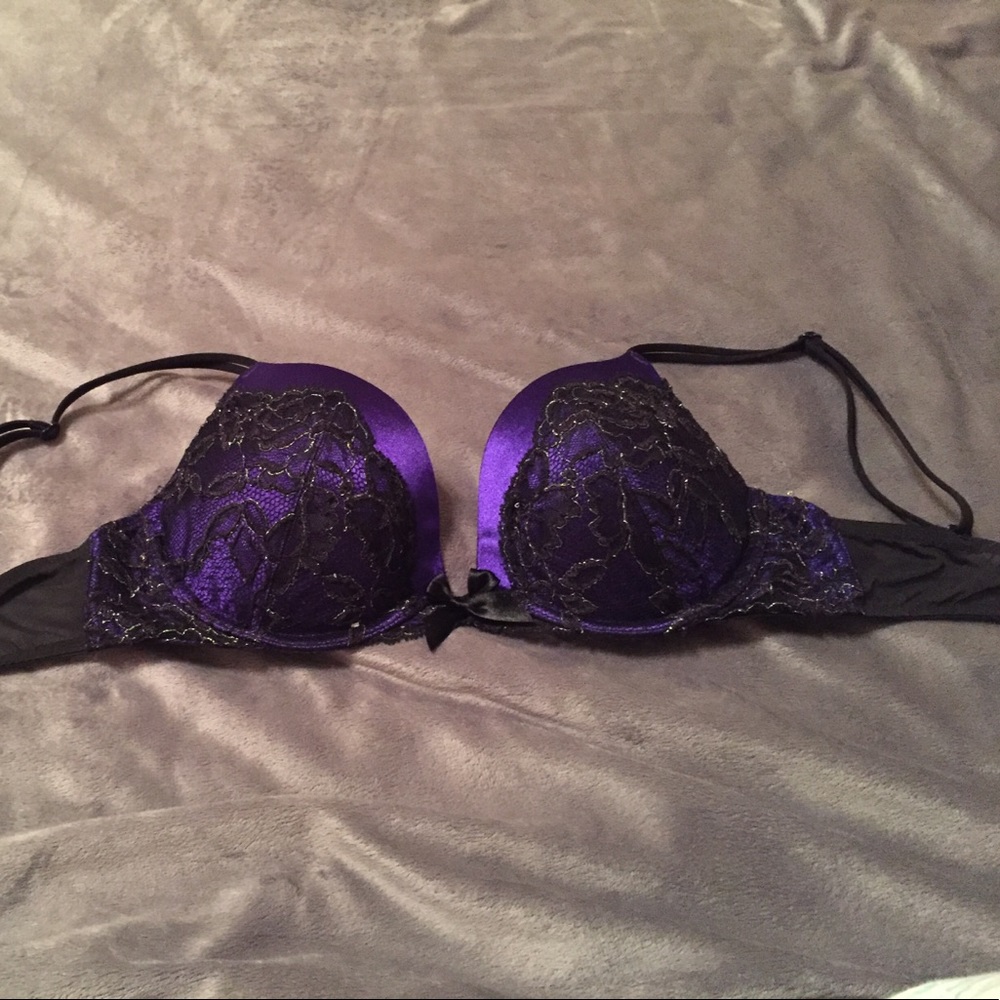 32 D Very Sexy Plunge Bra