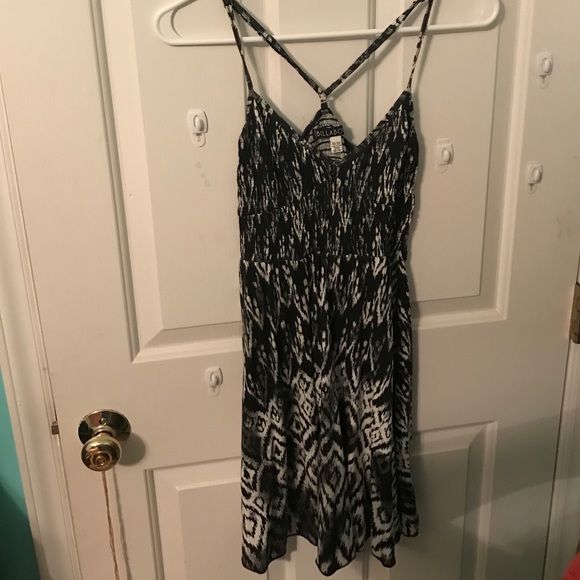 Billabong sundress - Picture 1 of 4