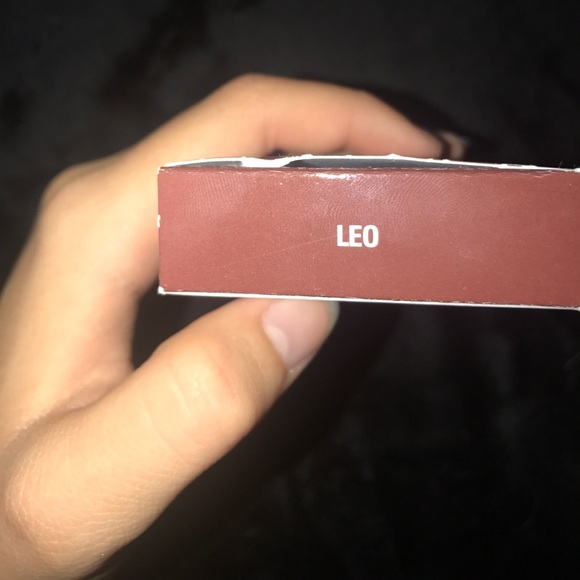 💗BRAND NEW Kylie Lip Kit in Leo💗 - Picture 2 of 6