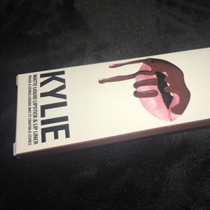 💗BRAND NEW Kylie Lip Kit in Leo💗