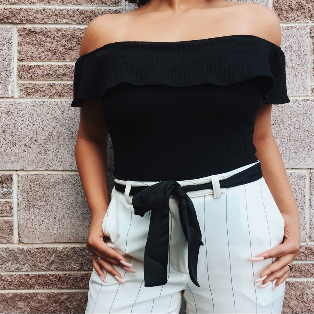 KENDALL AND KYLIE OFF THE SHOULDER ONSIE😇