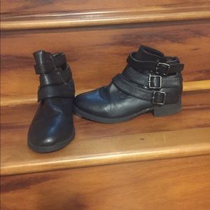 Black buckled Pink & Pepper ankle booties