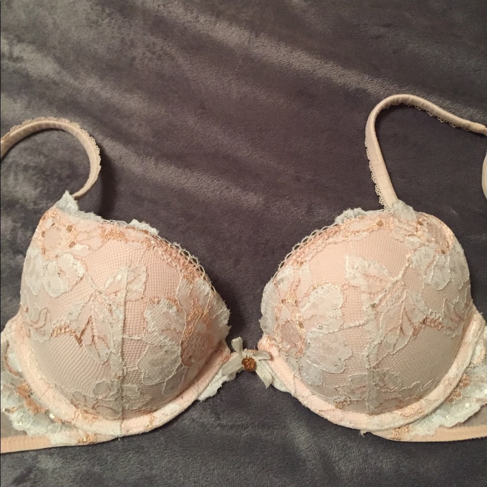 32C  Body By Victoria Push Up Bra