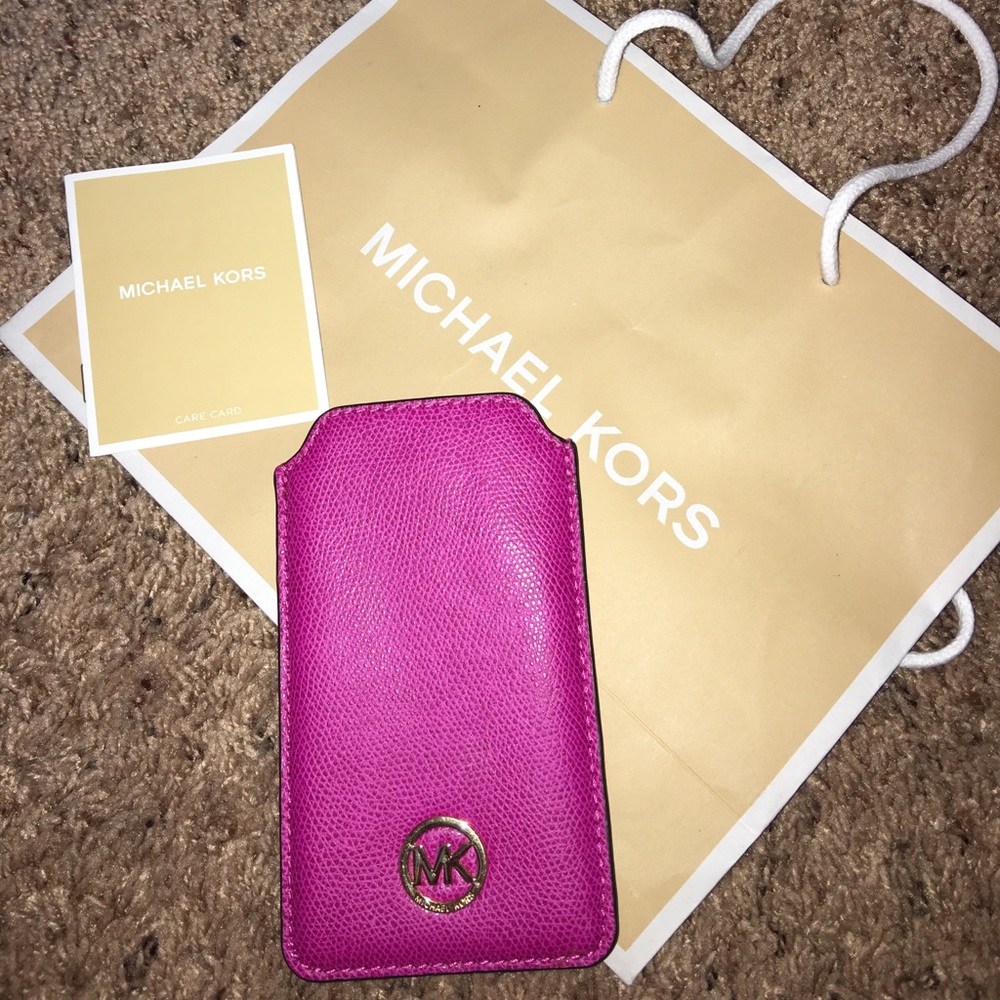 Michael Kors Fulton Pebbled Leather Phone Case