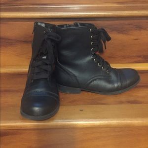 Black Steve Madden combat boots