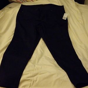 (New w/tags) Navy blue skinny jegging