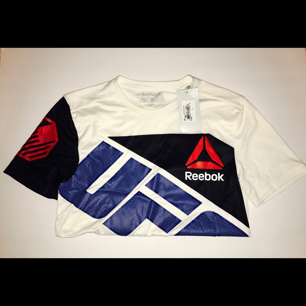 UFC FIGHT WALKOUT JERSEY MENS SMALL