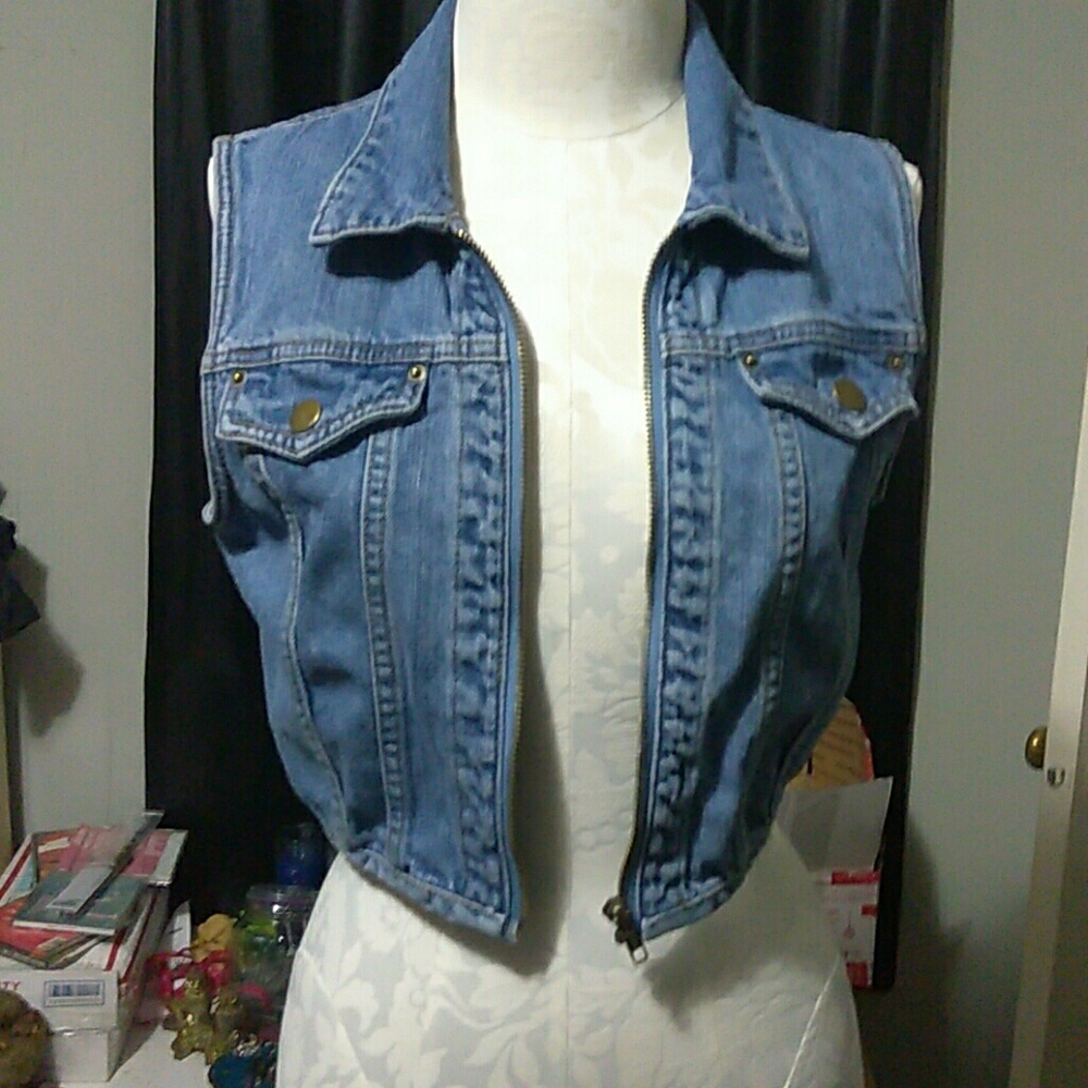 BDG Denim Zip up Jean Vest. Women's M BNWOT