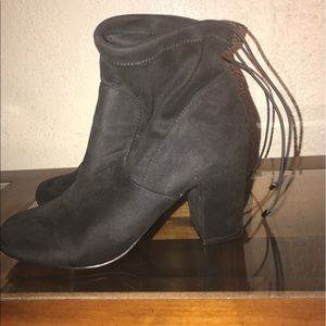 All black Ankle boot