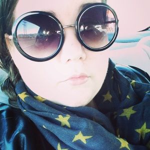 Meet your Posher, Fawna