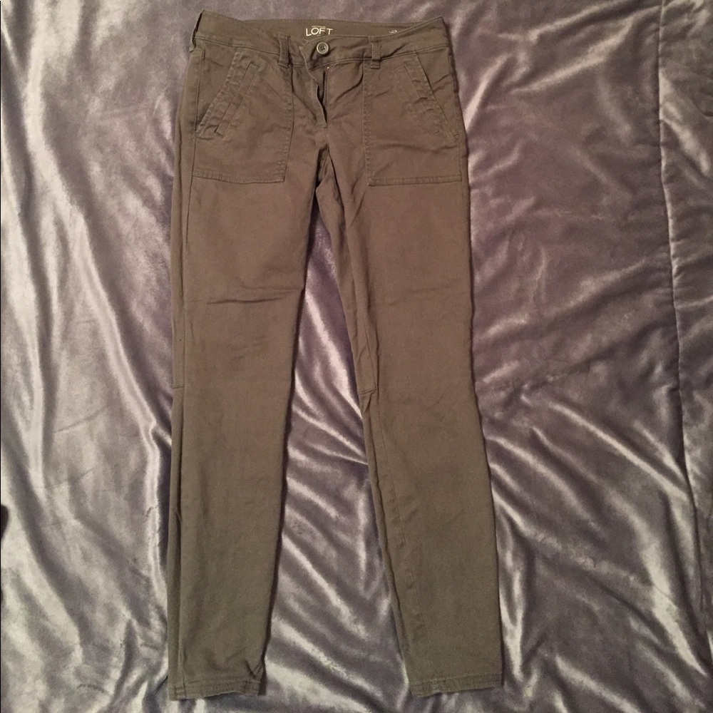 Loft, size 2 Olive Green Ankle Pants