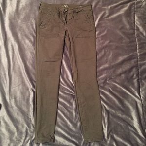 Loft, size 2 Olive Green Ankle Pants