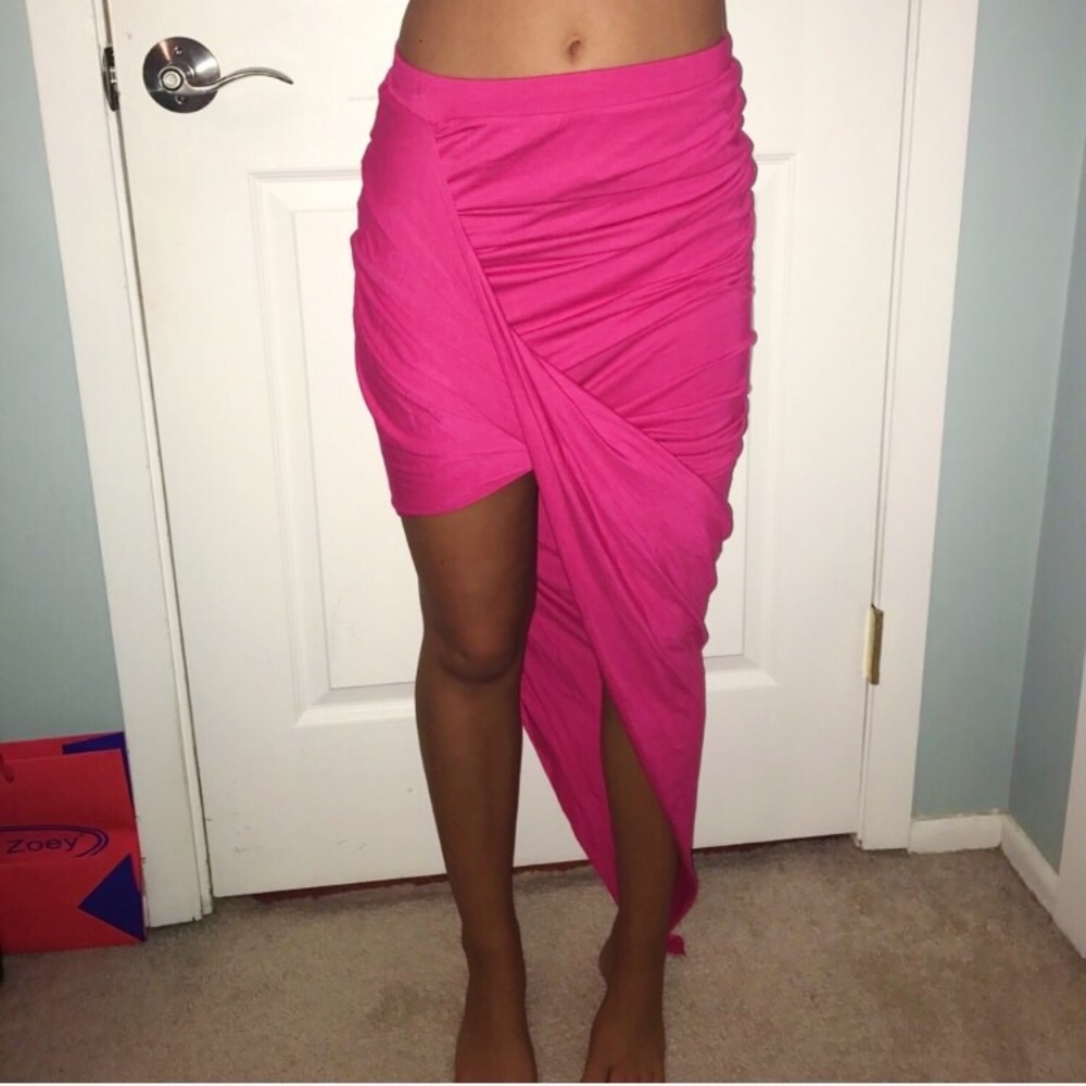 NWOT Asymmetrical Twist Bodycon Skirt