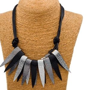 New stylish statement necklace black and silver