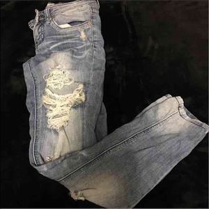 Light wash ripped skinny jeans