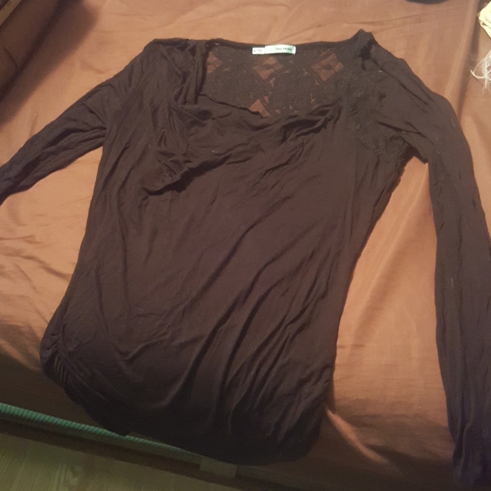 Cowl neck long sleeve shirt