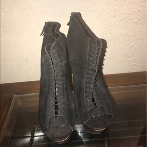Steve Madden black Platform