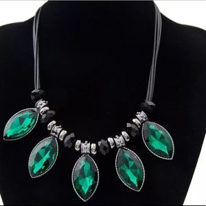 New gorgeous green necklace