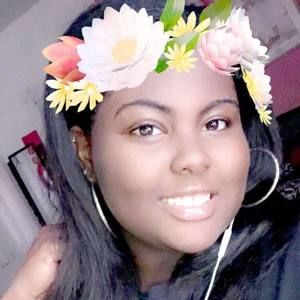 Meet your Posher, Kendra