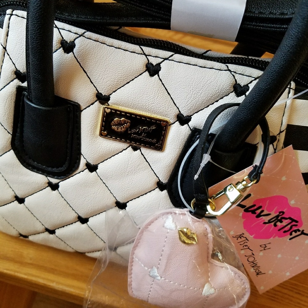 🎈FINAL SALE🎈NWT-BETSEY JOHNSON QUILTED DOME! - Picture 2 of 5