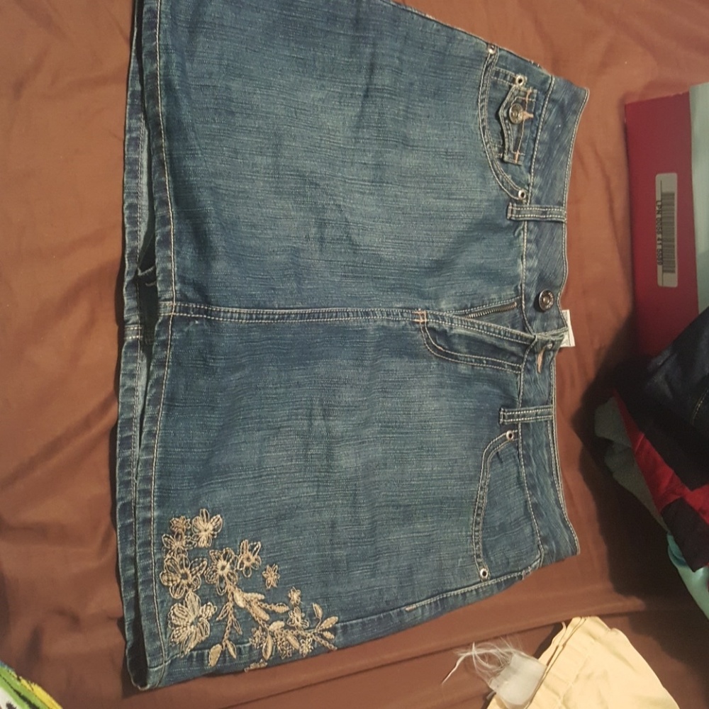 Jean skort