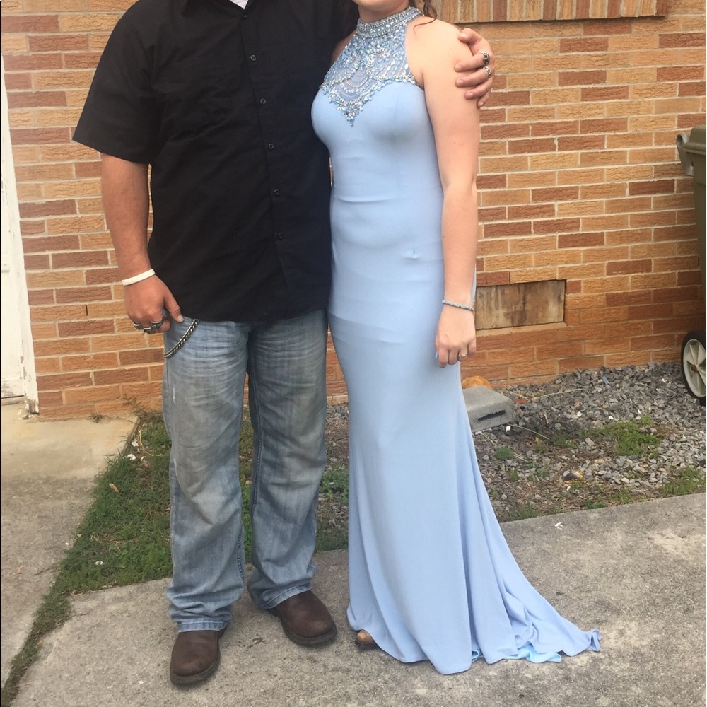 PROM DRESS 👗 - Picture 2 of 6