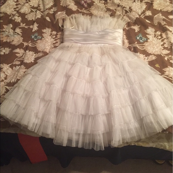 B Darlin Dresses & Skirts - Adorable white tinker bell dress 👗🎉🎉SALE!!!!!!!