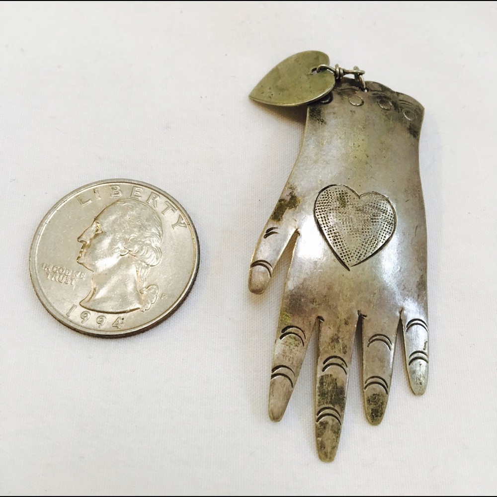 🎀Sterling Silver Heart/Hand Pin🎀