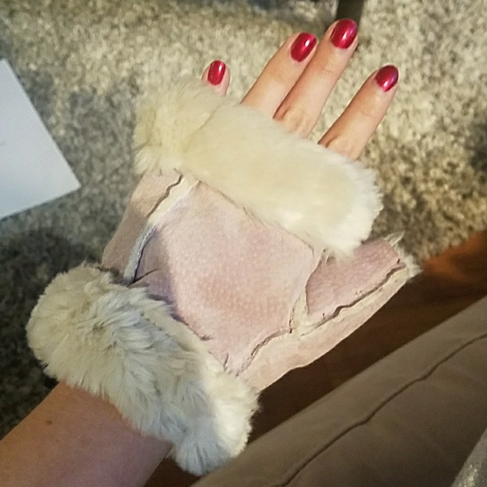 Fingerless gloves