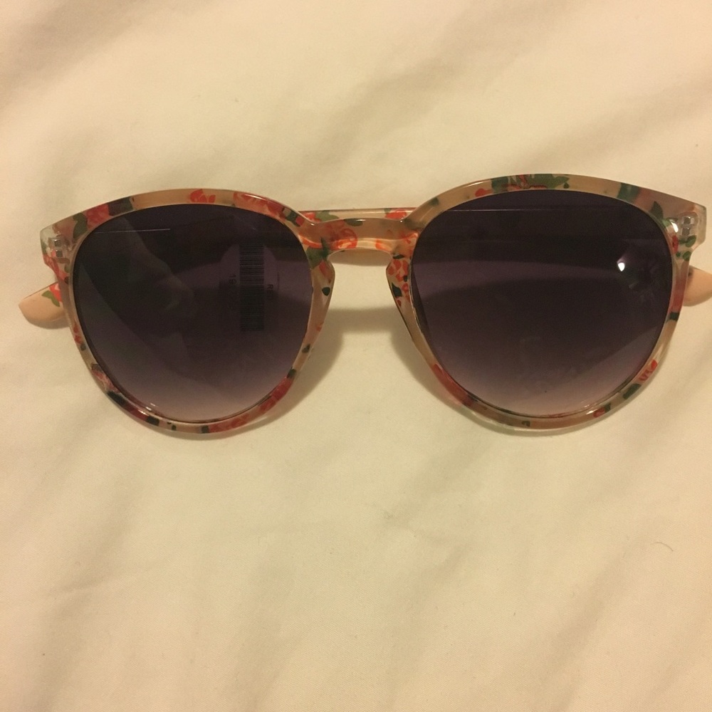 Altar'd State sun glasses
