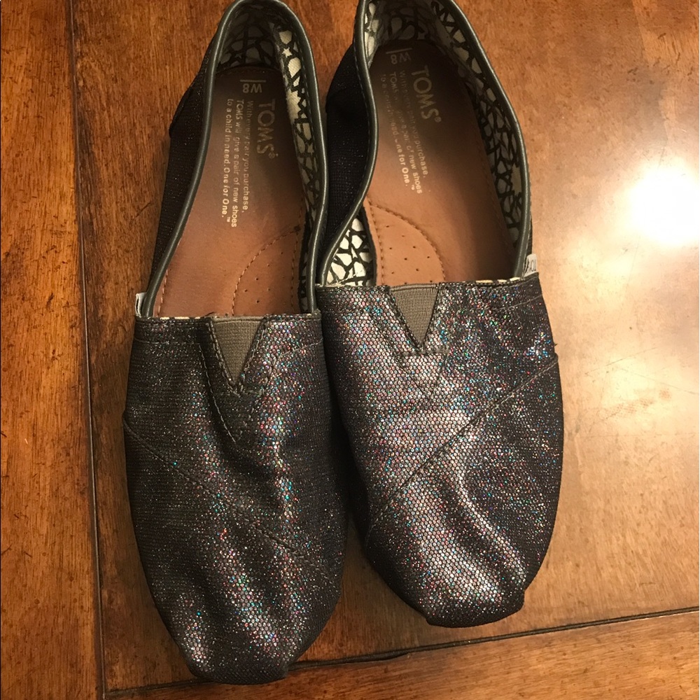 TOMS size 8 🖤