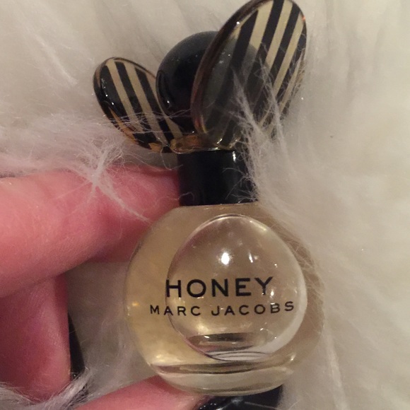 SOLD!!!Brand new Marc Jacobs perfume collection - Picture 2 of 5