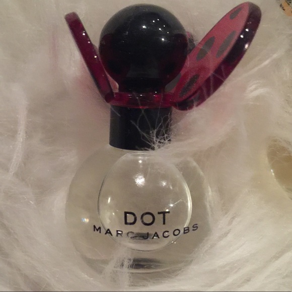 SOLD!!!Brand new Marc Jacobs perfume collection - Picture 3 of 5