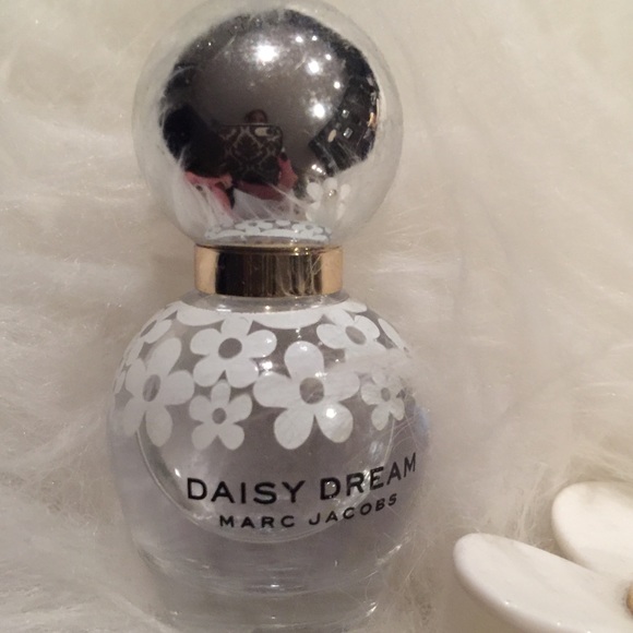 SOLD!!!Brand new Marc Jacobs perfume collection - Picture 5 of 5