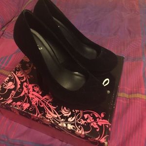 Black velvet heels
