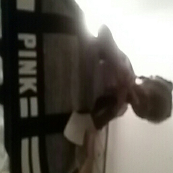 Showing - Picture 2 of 3