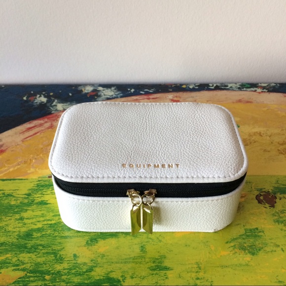 NWOT Equipment zipped box travel case (2 for $30) - Picture 2 of 4