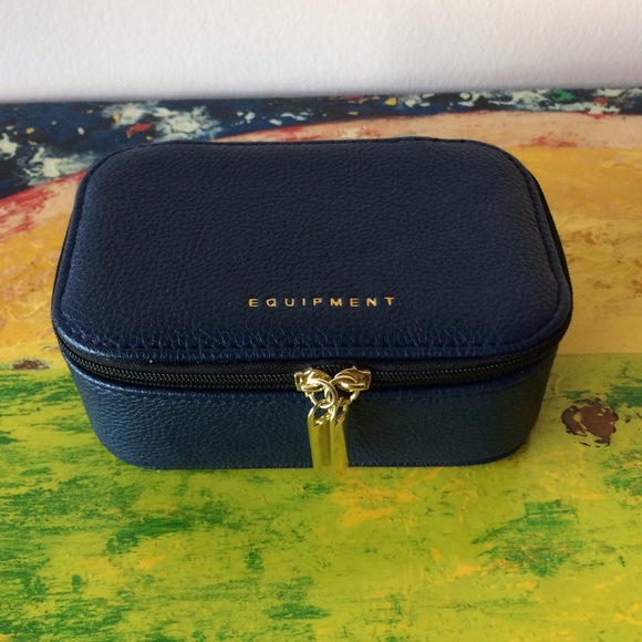 NWOT Equipment zipped box travel case (2 for $30) - Picture 3 of 4