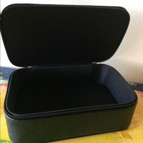 NWOT Equipment zipped box travel case (2 for $30) - Picture 4 of 4