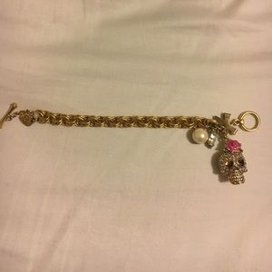 Betsey Johnson skull charm bracelet
