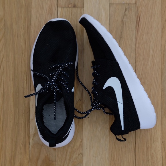 Nike Shoes - Black Nike Roshe // only worn once.