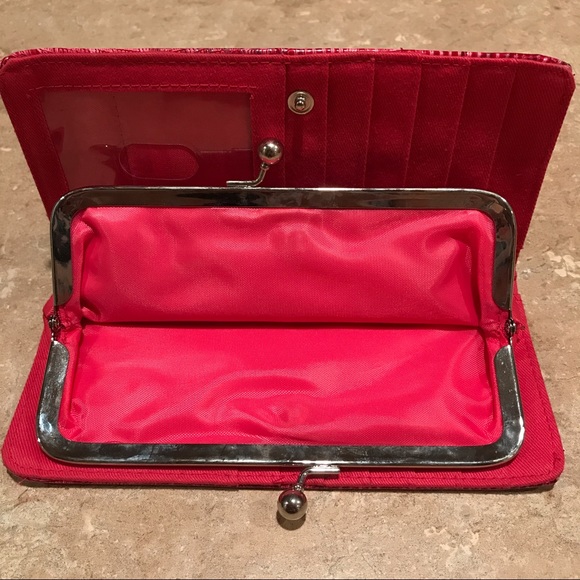 ❌SOLD❌ Pink Animal Skin Wallet - Picture 4 of 4