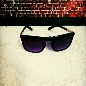 Black out sunglass with purple tint lens