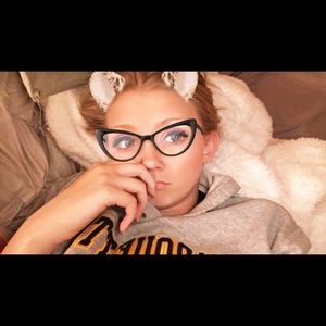 Meet your Posher, Hannah