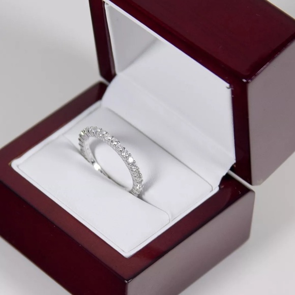 1.0CT Natural Diamond Eternity 14K Gold Band - Picture 4 of 7