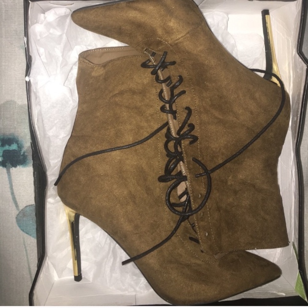 Khaki Boots!!