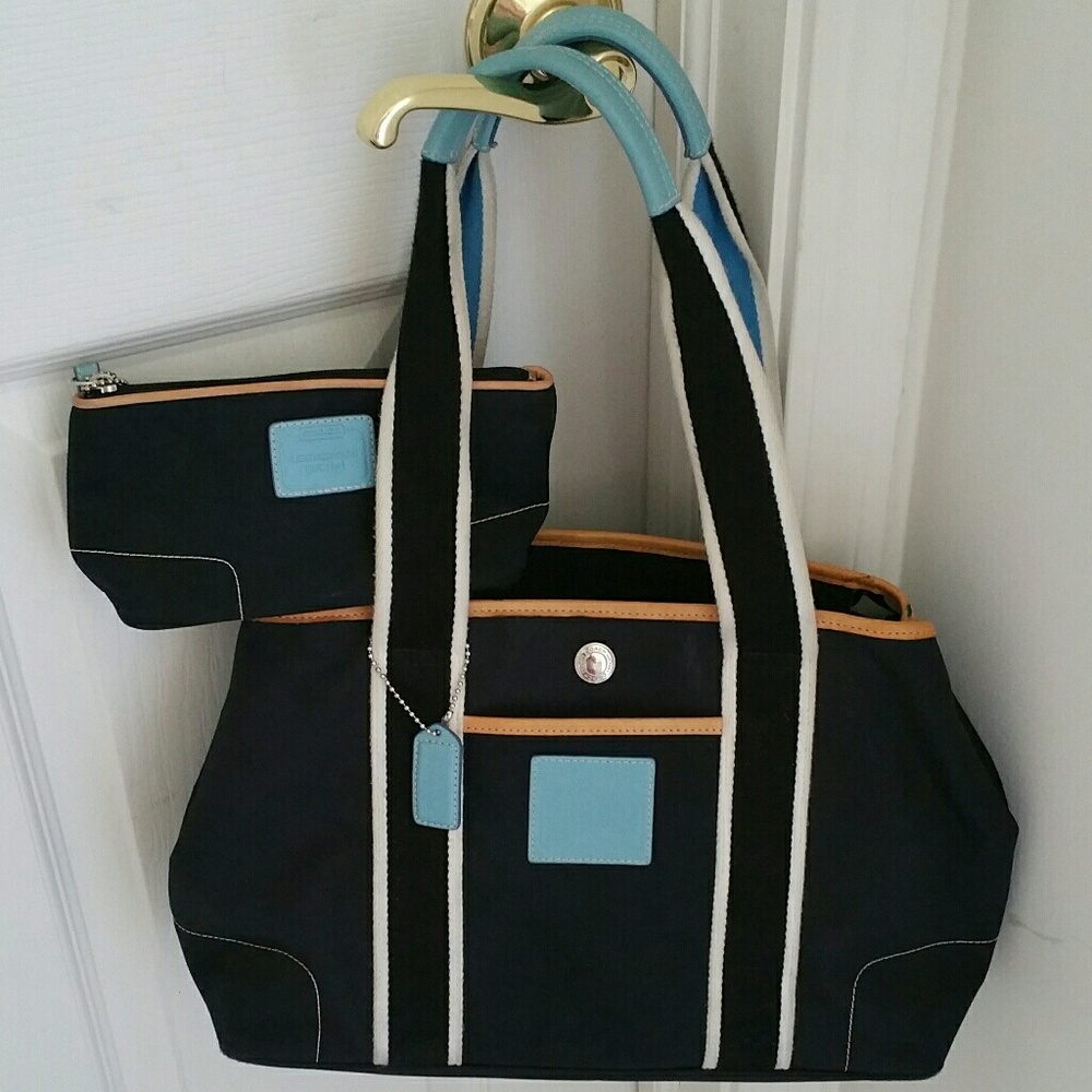 Sold!Coach bundle handbag tote & cosmetic bag